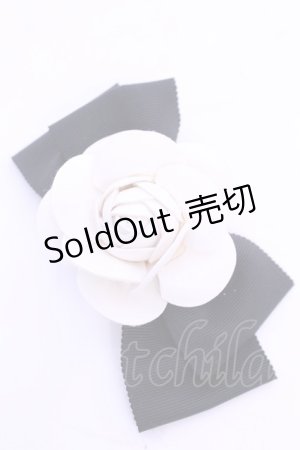 画像: INGEBORG / カメリアクリップブローチ コサージュ  シロ×クロ O-25-12-18-2003-LO-AC-IG-ZT169F003