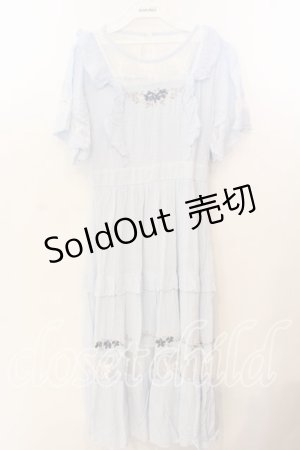 画像: axes femme POETIQUE / フラワー刺繍ピナフォアワンピース M サックス O-25-12-19-011-AX-OP-OW-OS