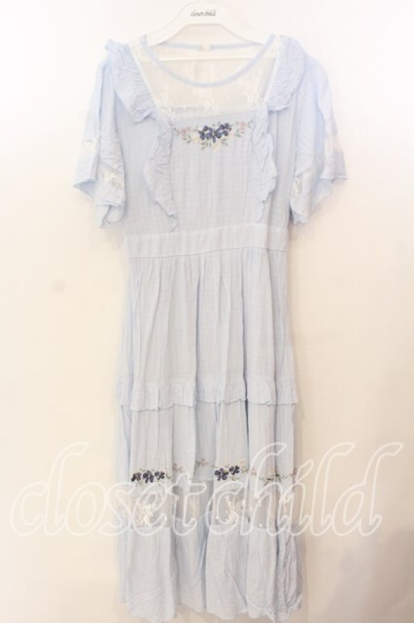 画像1: axes femme POETIQUE / フラワー刺繍ピナフォアワンピース M サックス O-25-12-19-011-AX-OP-OW-OS (1)