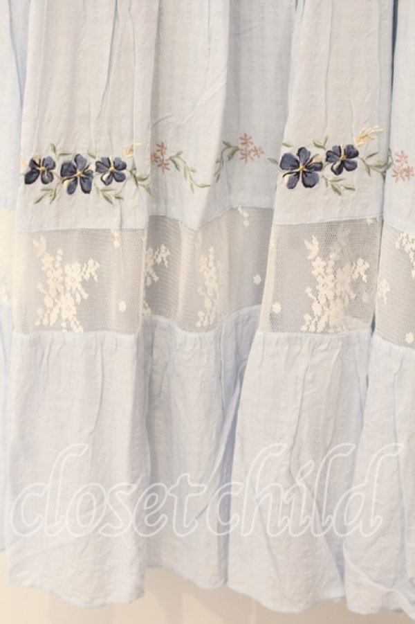 画像3: axes femme POETIQUE / フラワー刺繍ピナフォアワンピース M サックス O-25-12-19-011-AX-OP-OW-OS (3)