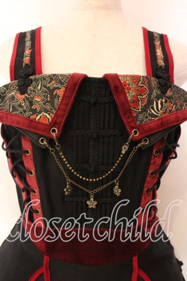 画像2: Ozz oneste / 朱雀刺繍 和チャイナジャンパースカート  ブラック×レッド O-25-12-20-020-OO-OP-OW-OS (2)