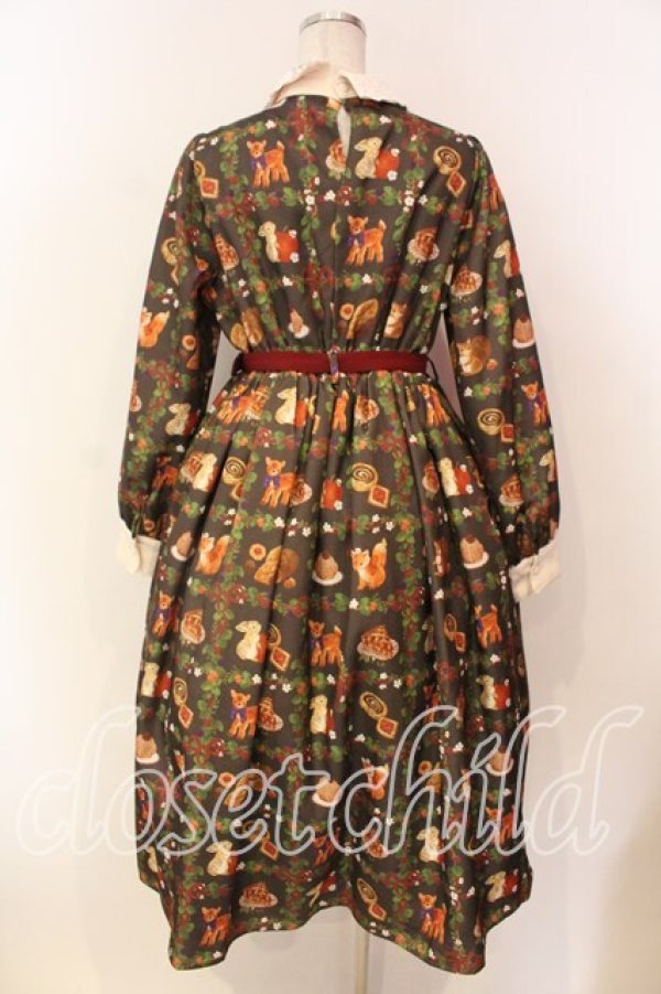 画像4: axes femme kawaii / 森のケーキ屋さん柄ワンピース  ブラウン O-25-12-22-004-AX-OP-IG-OS (4)