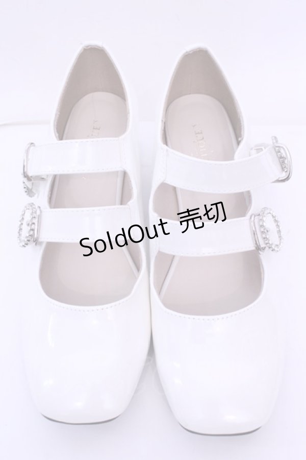 画像2: axes femme POETIQUE / ビジューバックルパンプス Ｌ シロ O-25-12-25-1061-AX-SH-IG-ZT088 (2)