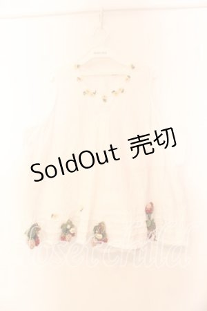 画像: WONDERFUL WORLD / 苺編みぐるみ付きノースリーブブラウス  シロ O-25-12-25-067-LO-BL-IG-OS