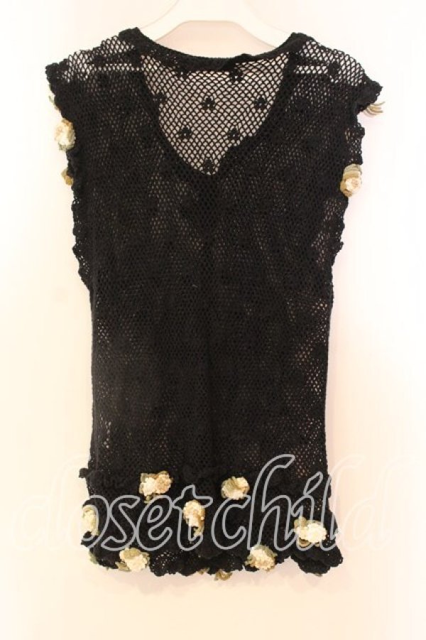 画像3: WONDERFUL WORLD / フラワーモチーフ鍵編みベスト  クロ O-25-12-25-087-LO-TO-IG-OS (3)