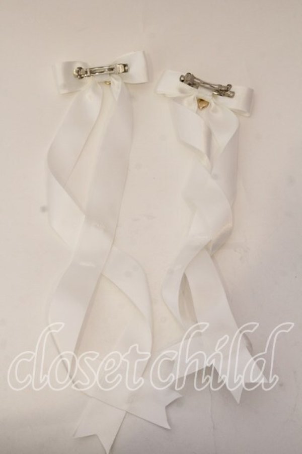 画像2: LOTUS ribbon / ツインテールリボンバレッタ  シロ×ハートチャーム O-25-12-26-059-EL-ZA-IG-OS (2)