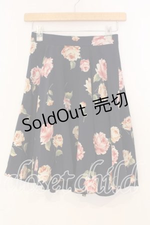 画像: MILK / ローズプリントフレアースカート  ネイビー O-25-12-30-020-ML-SK-IG-OS
