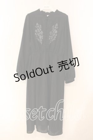 画像: axes femme / チャイナ刺繍ワンピース M クロ O-26-01-05-044-AX-OP-OW-ZT537