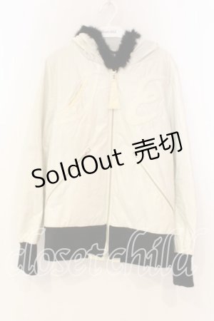 画像: MILKBOY / ナイロンファーフードブルゾン  オフ×ブラック O-26-01-08-070-MB-CO-IG-OS