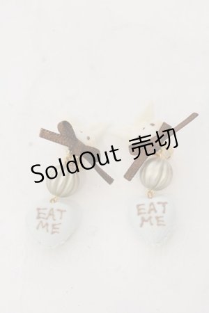 画像: MERCI MEL / ゆらゆらうさぎのイヤカフ  オフ×サックス アリスモチーフ O-26-01-09-043-0-AC-IG-OS