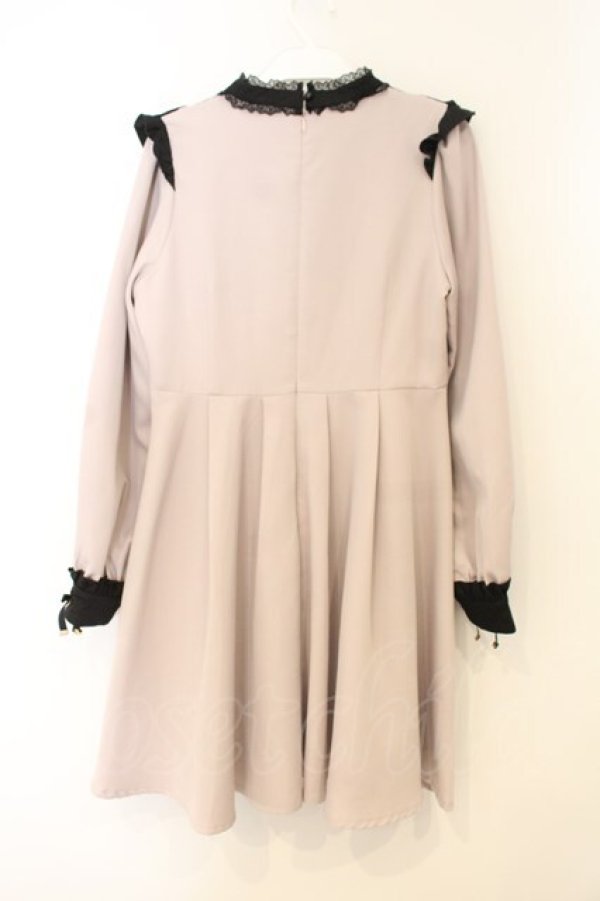 画像3: Rojita / ブローチ付きデコルテレースワンピース F ピンク O-26-01-10-079-LO-OP-OW-OS (3)