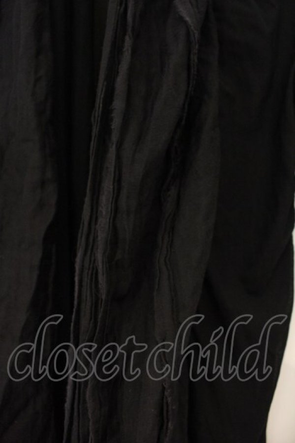 画像2: NAOTO SEVEN / 異素材バッククロスカーディガン  ブラック O-26-01-10-026-HN-TO-OW-OS (2)