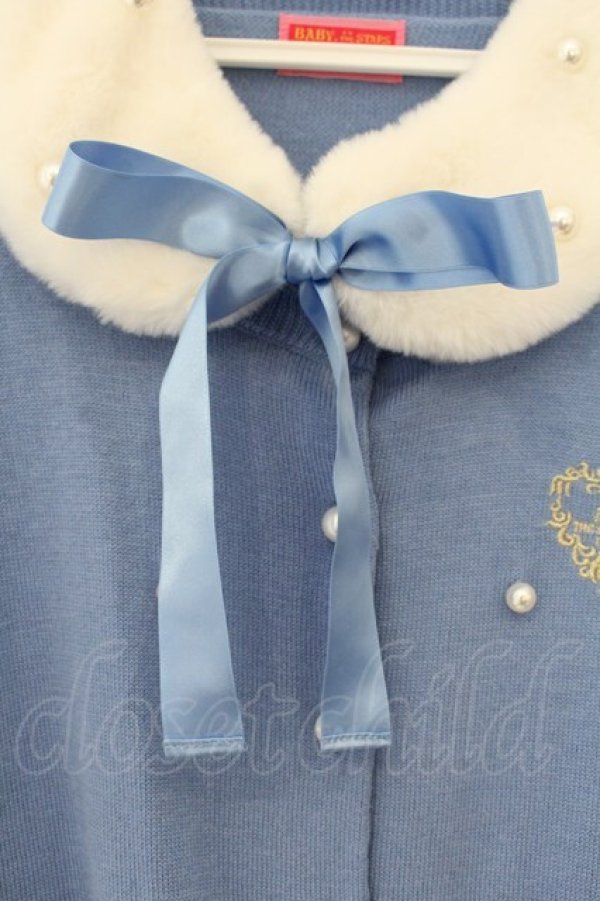 画像2: BABY,THE STARS SHINE BRIGHT / ファー衿付きパールカーディガン  ブルー O-26-01-12-041-BA-TO-IG-OS (2)