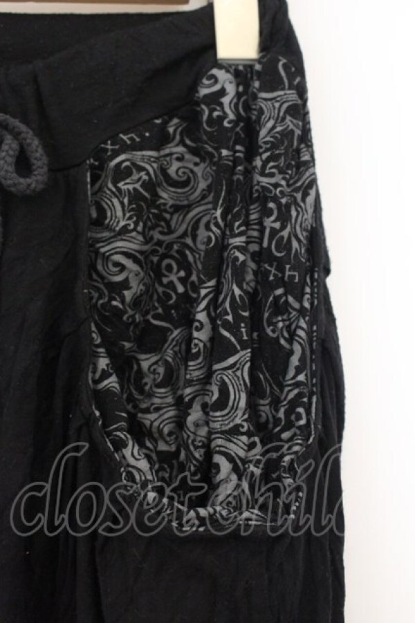 画像2: h.NAOTO / トライバルptサルエルパンツ  ブラック O-26-01-12-074-HN-PA-OW-OS (2)