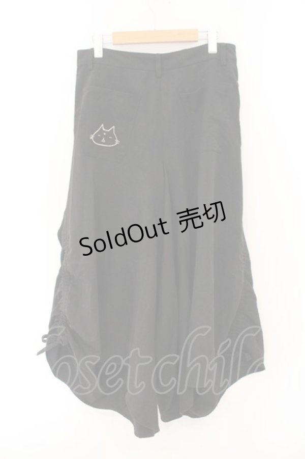 画像2: MINT NeKO / 刺繍入りサルエルパンツ  ブラック O-26-01-12-079-HN-PA-OW-OS (2)