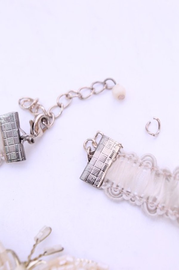 画像2: axes femme / バタフライモチーフチョーカー  アイボリー O-26-01-12-2067-AX-AC-OW-OS (2)