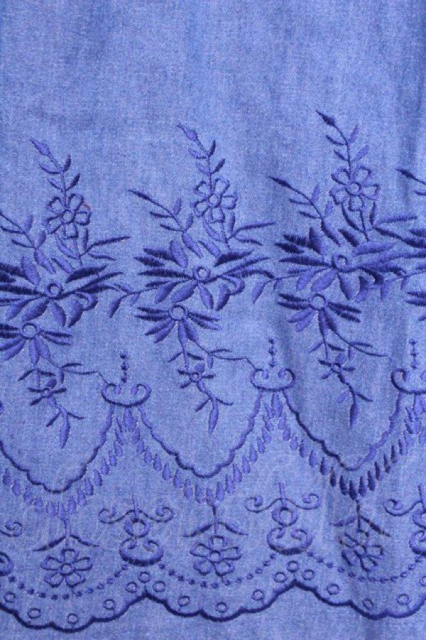 画像2: axes femme / 裾刺繍デニムスカート  ブルー O-26-01-12-2002-AX-SK-IG-OS (2)