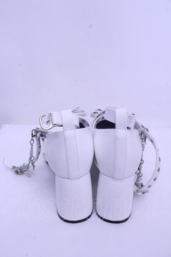 画像3: axes femme POETIQUE / クロスチャームおでこパンプス M シロ O-26-01-15-1027-AX-SH-IG-OS (3)