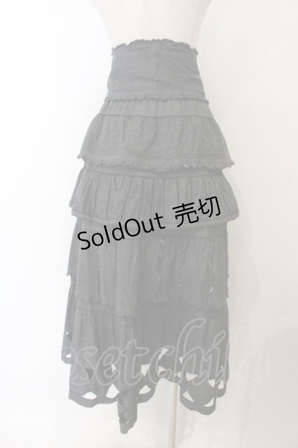 画像4: WONDERFUL WORLD / 裾パッチワークデニムティアードスカート  クロ系 O-26-01-15-078-LO-SK-IG-OS (4)