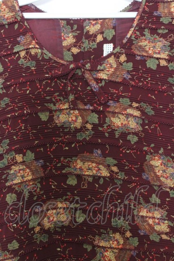 画像2: KANEKO ISAO / フルーツかご柄たくし上げワンピース  ワイン O-26-01-15-022-EL-OP-IG-OS (2)