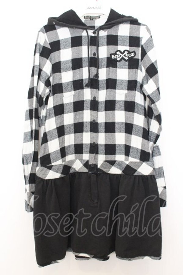 画像1: HELL CAT PUNKS / ギンガムチェックシャツワンピース  ブラック×ホワイト O-26-01-16-023-PU-TO-IG-OS (1)