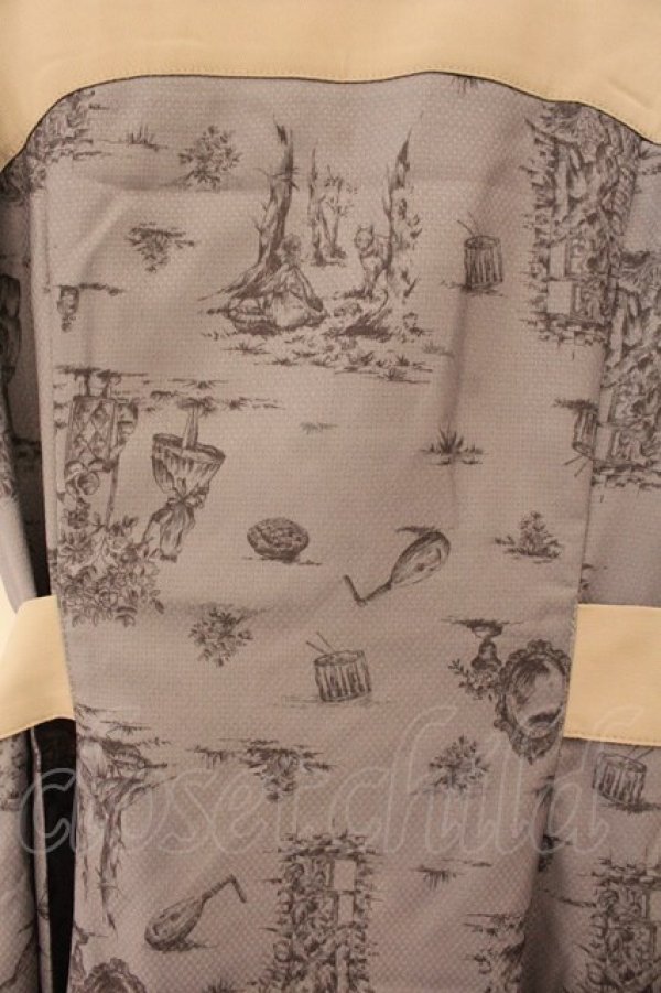 画像2: axes femme POETIQUE / ジュイ風物語柄ワンピース M グレー O-26-01-17-052-AX-OP-OW-OS (2)