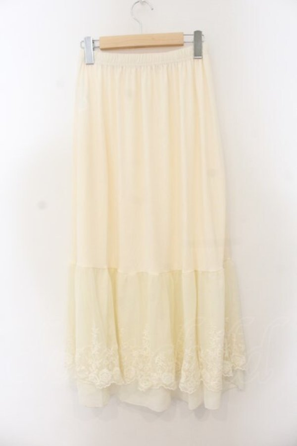 画像3: axes femme / 繊細刺繍レースペチスカート F キナリ O-26-01-17-056-AX-SK-OW-OS (3)