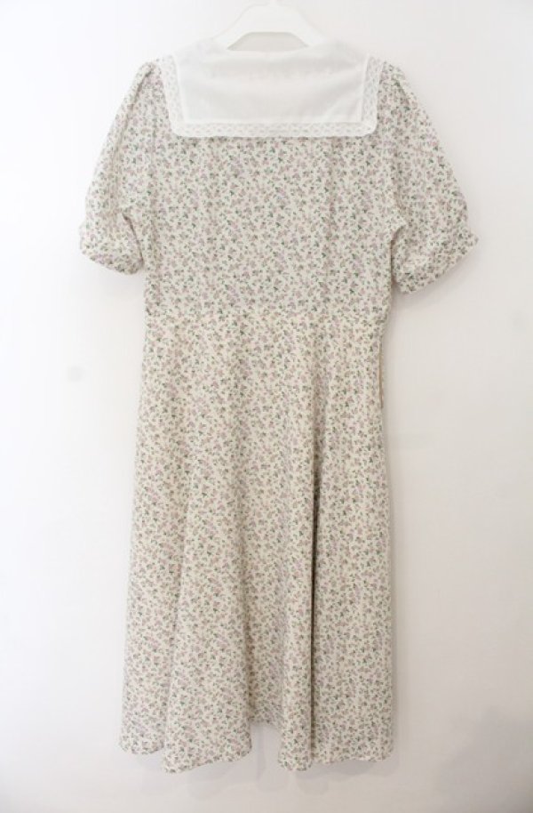 画像3: Fi.n.t / ハンカチ開衿小花柄ワンピース  アイボリー O-26-01-19-1015-CA-OP-IG-OS (3)