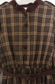 画像2: Fi.n.t / 別珍使いエポレットディテールチェックワンピース  ブラウン O-26-01-19-1017-CA-OP-IG-OS (2)