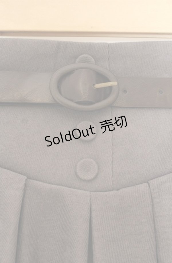 画像2: an another angelus / 合皮ベルト付きタックスカート  グレー O-26-01-19-1020-CA-SK-IG-ZT554 (2)