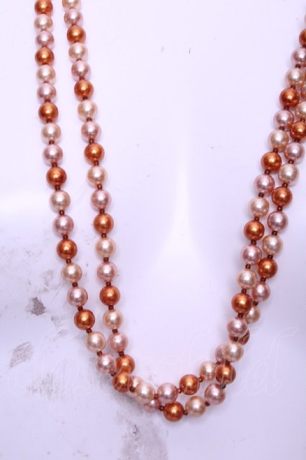 画像2: WONDERFUL WORLD / カラーパールネックレス  オレンジ×オフ O-26-01-20-1112-LO-AC-IG-OS (2)