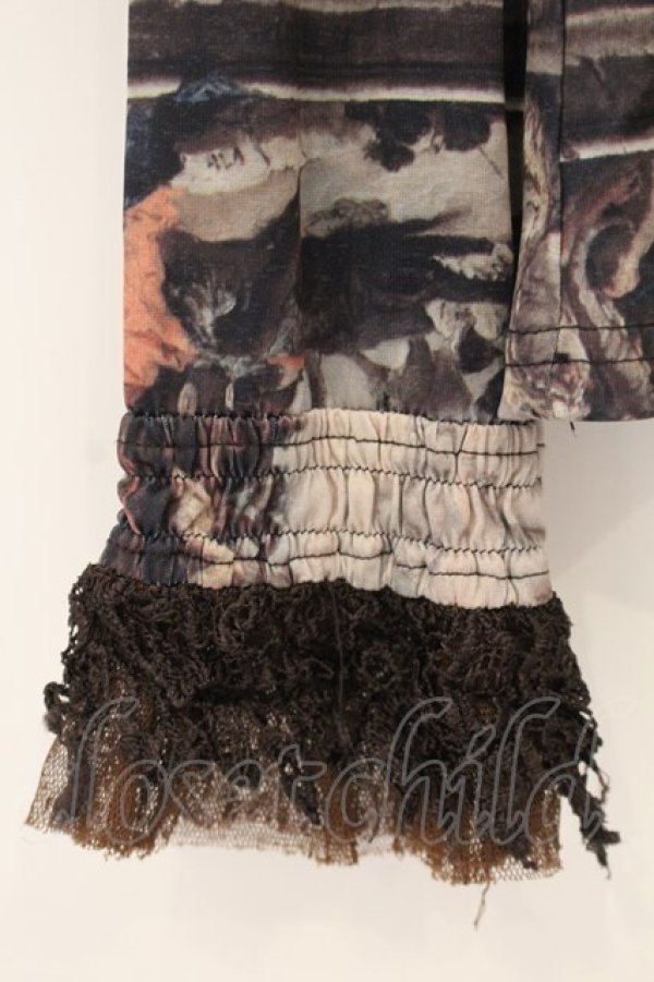 画像3: OZZ ANGELO / 絵画柄スタンドネックブラウス  ベージュ O-26-01-22-039-OO-BL-IG-OS (3)