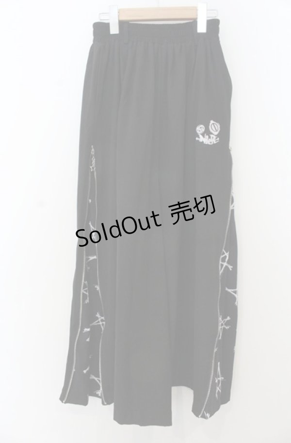 画像1: NieR Clothing / ジップスリットワイドパンツ F ブラック O-26-01-23-009-PU-PA-YM-ZT138 (1)