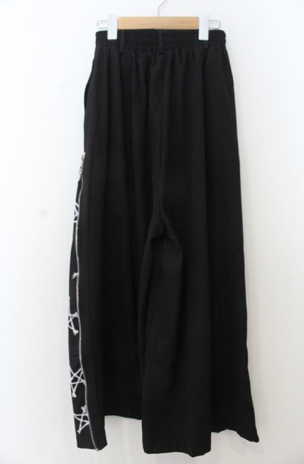 画像2: NieR Clothing / ジップスリットワイドパンツ F ブラック O-26-01-23-009-PU-PA-YM-OS (2)
