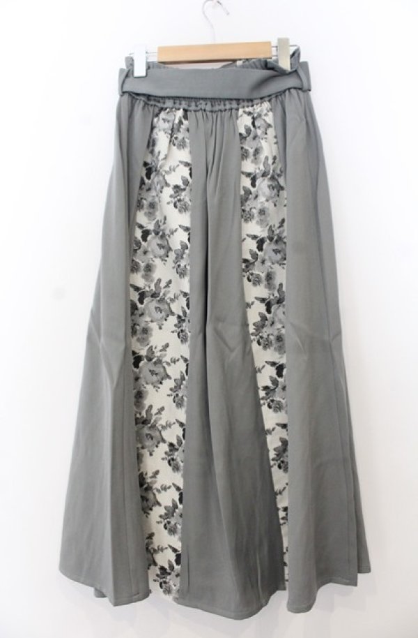 画像2: axes femme / フラワージャカード切替スカート F カーキ O-26-01-23-014-AX-SK-OW-OS (2)