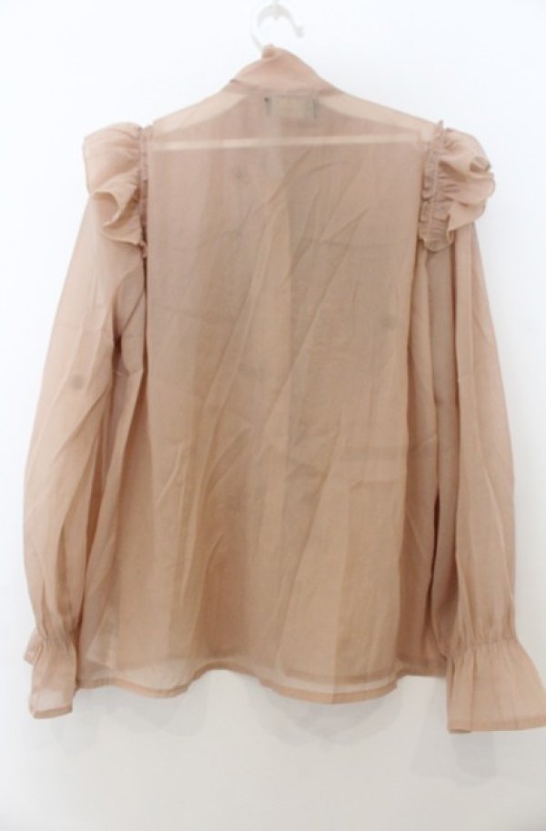画像2: axes femme NOSTALGIE / シアーボウタイブラウス F ベージュ O-26-01-23-037-AX-BL-OW-ZT188 (2)