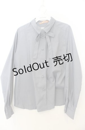 画像: Fi.n.t / 細リボンタイ付きシャツ F ブルー O-26-01-23-040-CA-BL-OW-OS