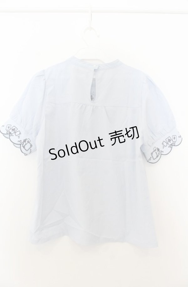 画像2: axes femme POETIQUE / トランプ刺繍プチリボンブラウス M サックス O-26-01-23-043-AX-BL-OW-ZT181 (2)