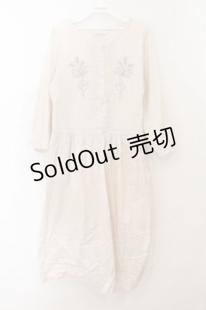 画像: Jane Marple Dans Le Salon / 刺繍タックワンピース M アイボリー O-26-01-24-044-JM-OP-IG-OS