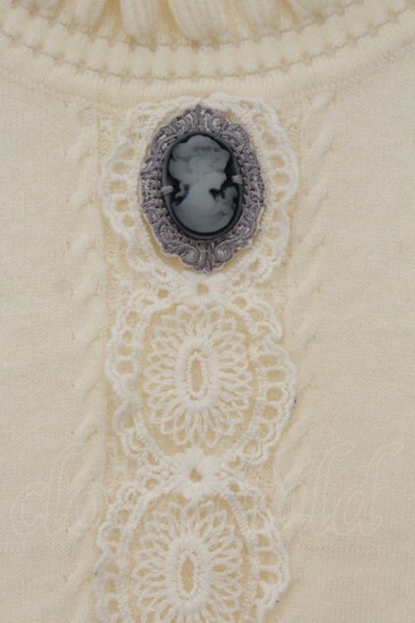 画像2: axes femme / カメオ付ペプラムニット F キナリ O-26-01-26-041-AX-TO-OW-OS (2)