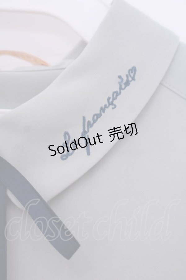 画像2: Fi.n.t / リボンタイ付きロゴ刺繍衿ブラウス  ライトグリーン O-26-01-27-052-CA-BL-IG-OS (2)