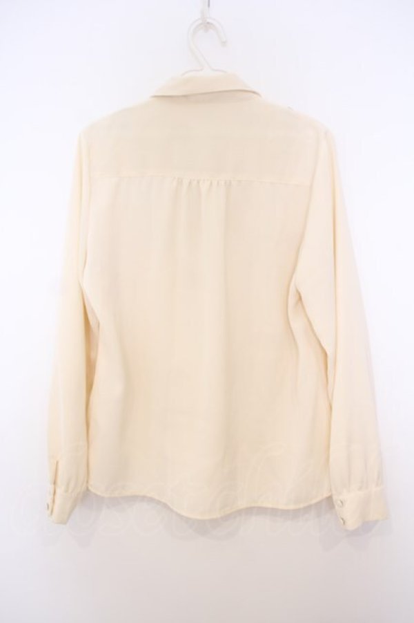 画像2: Fi.n.t / はしごリボン使いタイ付きブラウス F アイボリー O-26-01-27-009-CA-BL-OW-OS (2)