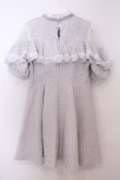 画像3: Rojita / ショルダーオーバーレースラッフルワンピース  グレー O-26-01-28-066-LO-OP-IG-OS (3)