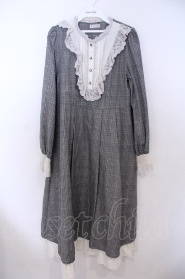 画像1: axes femme / ブローチ付ブロッキングワンピース【ブローチ欠品】 M グレー×オフシロ O-26-01-28-068-AX-OP-IG-OS (1)