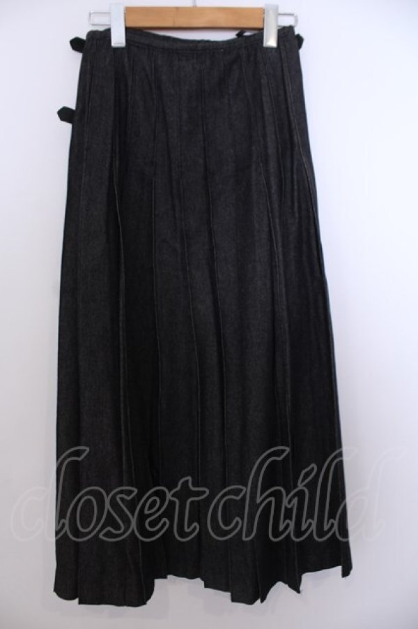 画像4: INGEBORG / 刺繍入りデニムキルトスカート  クロ O-26-01-29-1062-LO-SK-IG-OS (4)