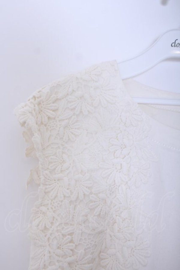 画像2: INGEBORG / フラワーレースデニムジャンパースカート 3(9号相当) オフシロ O-26-01-29-1094-LO-OP-IG-OS (2)