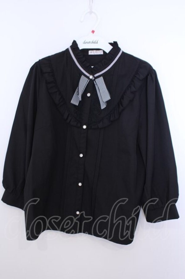 画像1: axes femme / カメオブローチ付シフォンブラウス【カメオブローチ欠品】 F クロ O-26-01-29-1028-AX-BL-OW-OS (1)