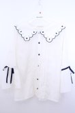 画像1: axes femme POETIQUE / トランプ刺繍スカラップ襟ブラウス M キナリ O-26-01-29-1031-AX-BL-OW-OS (1)