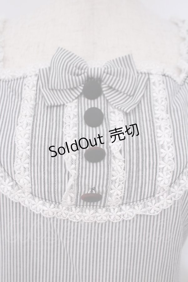 画像2: metamorphose / 半袖フリルリボンワンピース  グレー O-26-01-29-002-ME-OP-YM-OS (2)