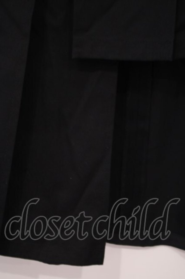 画像3: BPN / クロスチェーン付きアシメプリーツスカート M ブラック O-26-01-29-024-GO-SK-OW-OS (3)